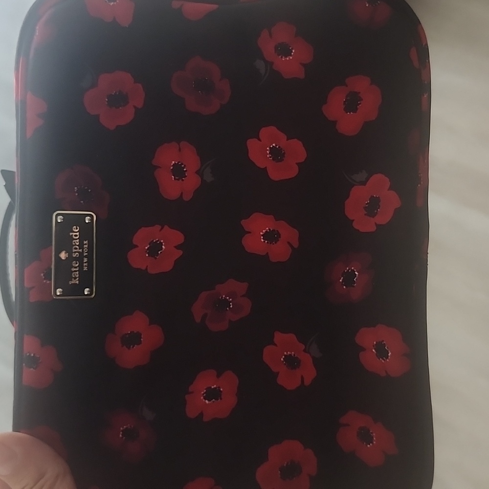 Kate Spade New York "Wilson Road Poppy" Collection - Picture 8 of 12